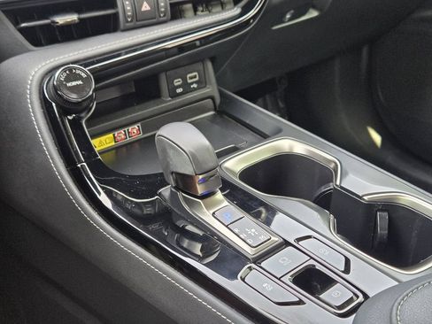 Used 2024 Lexus NX 250 FWD image 9