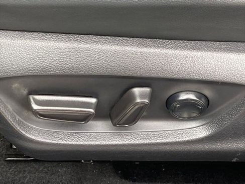Certified 2020 Toyota Camry SE FWD image 25