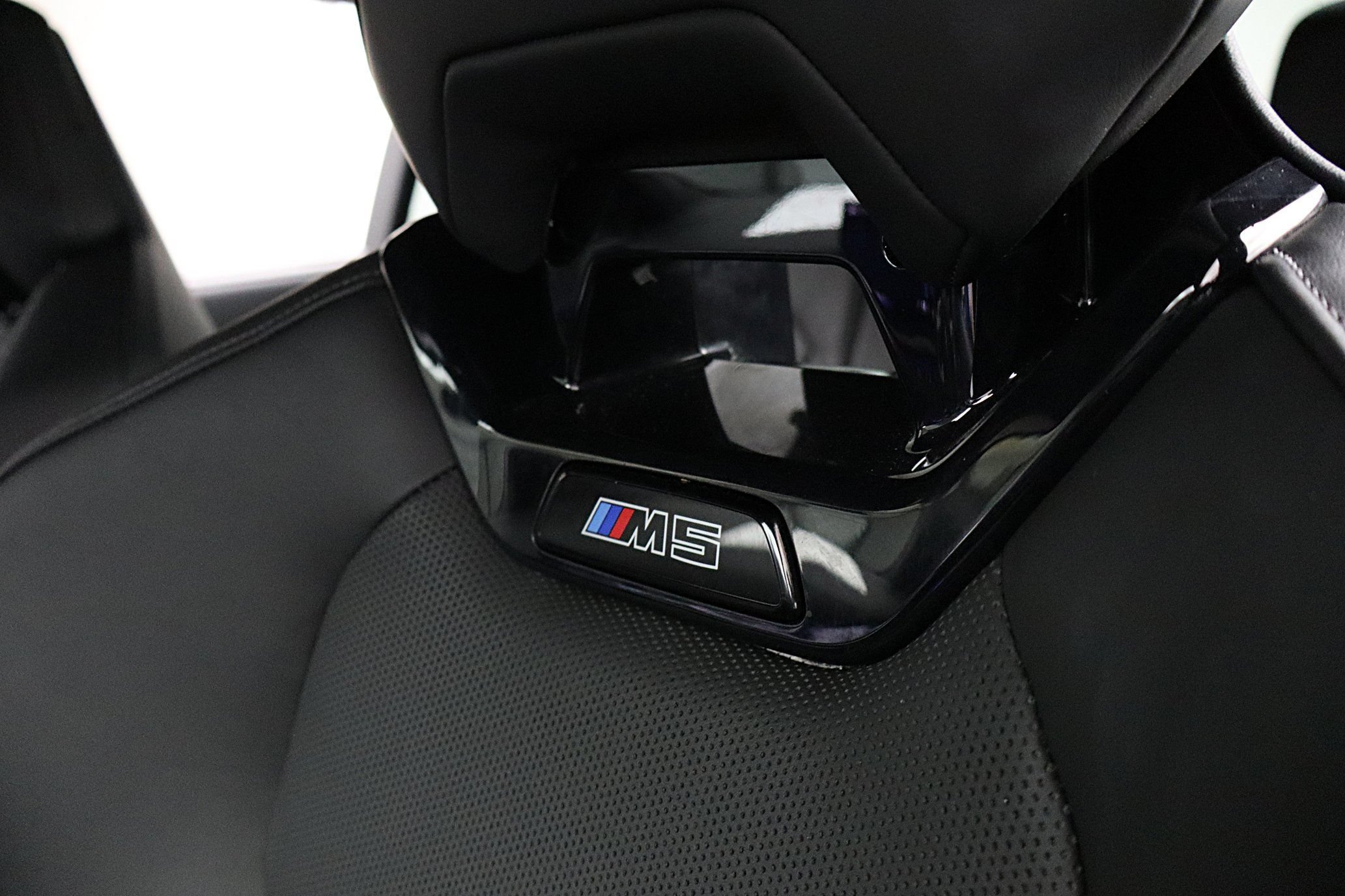 Used 2025 BMW M5 w/ Carbon Package AWD/4WD image 27