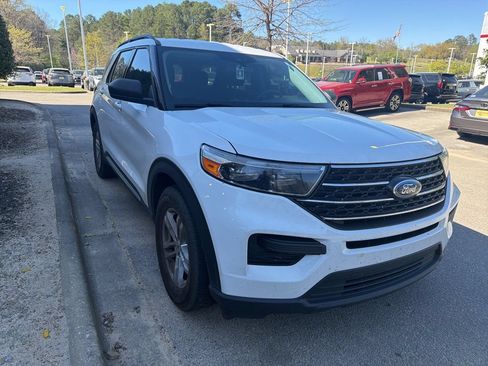 Used 2021 Ford Explorer XLT RWD image 4