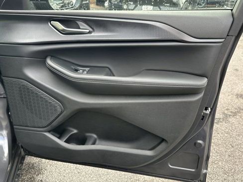 New 2025 Jeep Grand Cherokee Laredo image 14