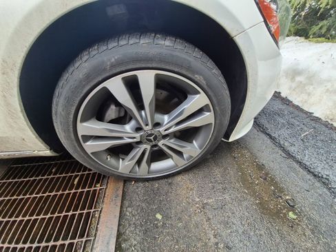 Used 2021 Mercedes-Benz C 300 4MATIC Sedan image 9