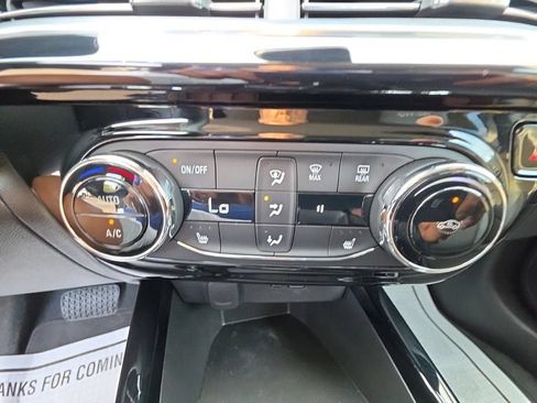 Used 2025 Chevrolet Trax ACTIV FWD image 17