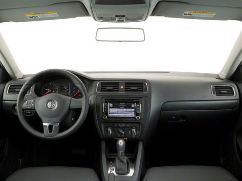 Used 2013 Volkswagen Jetta SE FWD image 7