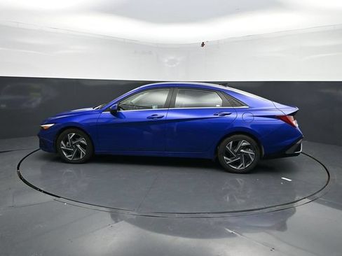 Used 2024 Hyundai Elantra Limited FWD image 5