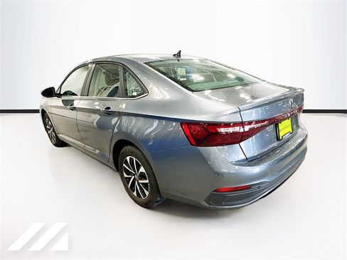 Used 2025 Volkswagen Jetta S image 7