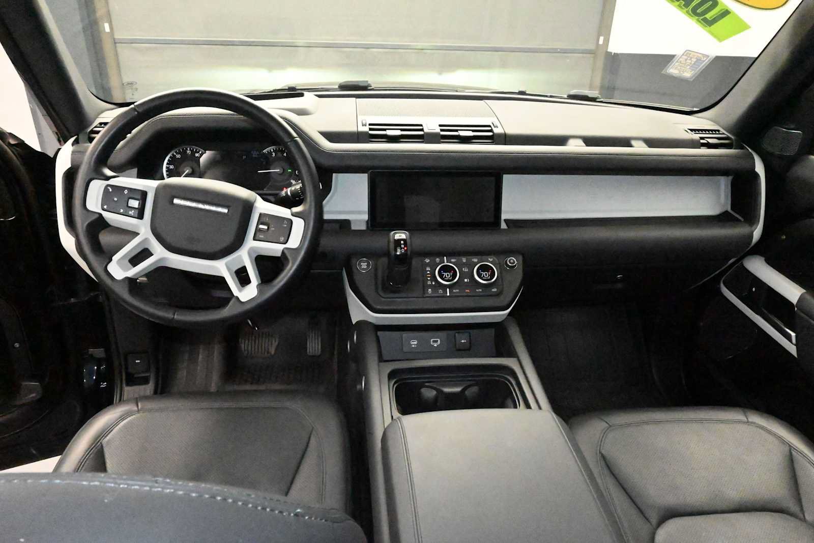 Used 2023 Land Rover Defender 110 SE AWD/4WD image 17