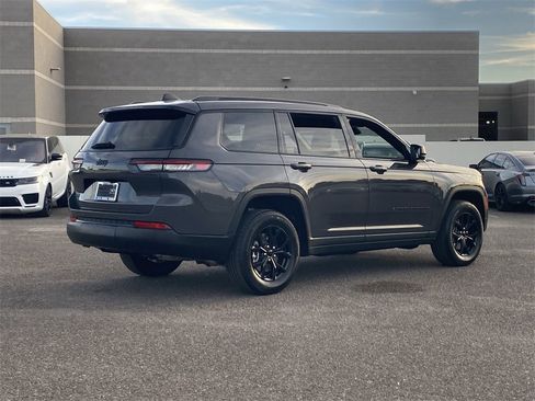 Used 2024 Jeep Grand Cherokee L Altitude image 27