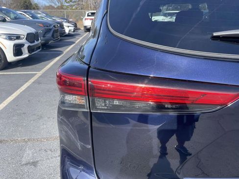 Used 2023 Toyota Highlander LE image 20