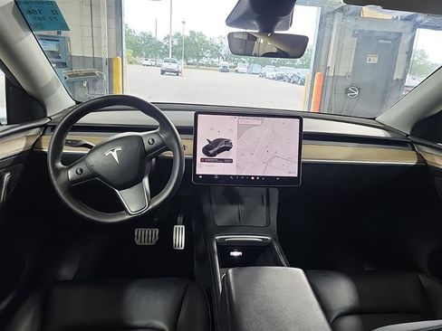 Used 2022 Tesla Model Y Performance image 7