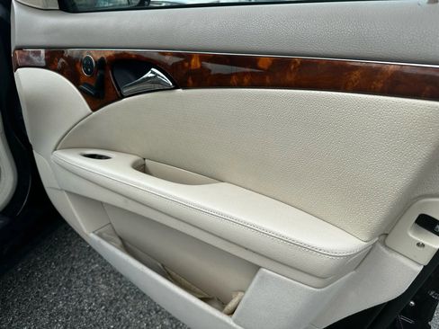 Used 2003 Mercedes-Benz E 320 Sedan image 42