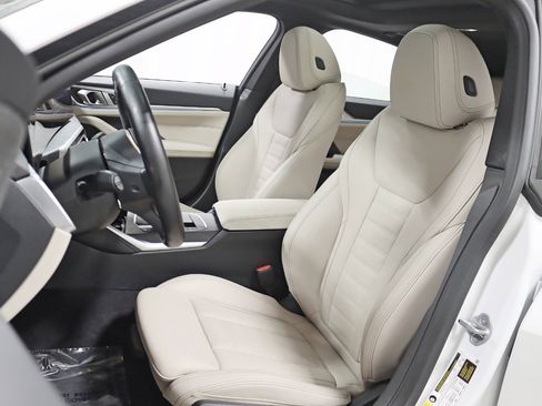 Used 2022 BMW i4 eDrive40 w/ M Sport Package image 26