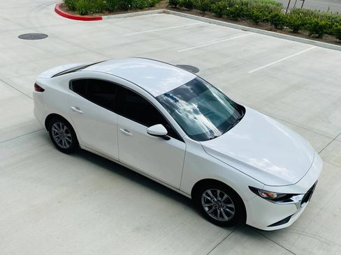 Used 2020 MAZDA MAZDA3 Sedan FWD image 22