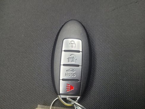 Used 2021 Nissan Versa SV image 32