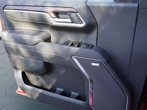 New 2026 GMC Sierra 1500 SLT image 25