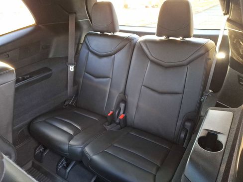 Used 2023 Cadillac XT6 Premium Luxury w/ Technology Package image 9