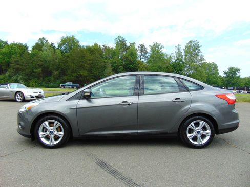 Used 2013 Ford Focus SE FWD image 26