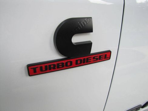 Used 2025 RAM 2500 Big Horn AWD/4WD image 31
