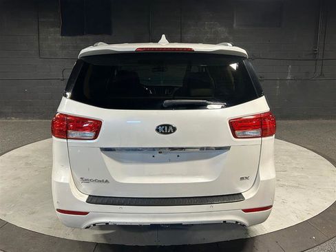 Used 2016 Kia Sedona SX image 4