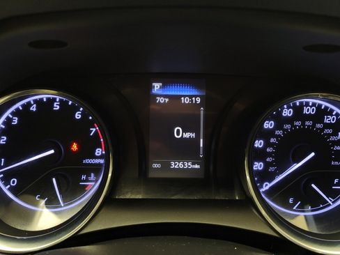 Used 2019 Toyota Camry LE FWD image 23
