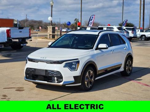 Used 2024 Kia Niro Wave image 3