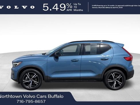 Certified 2023 Volvo XC40 B5 Plus w/ Driver Assist Package AWD/4WD image 2
