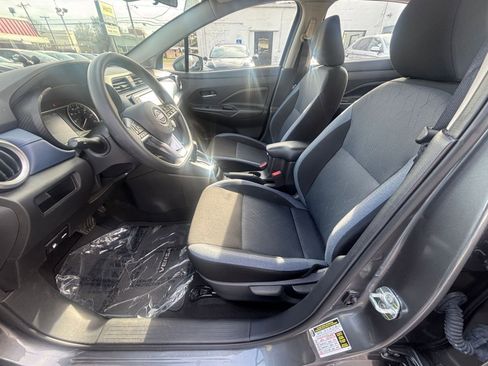 Used 2025 Nissan Versa SV image 27