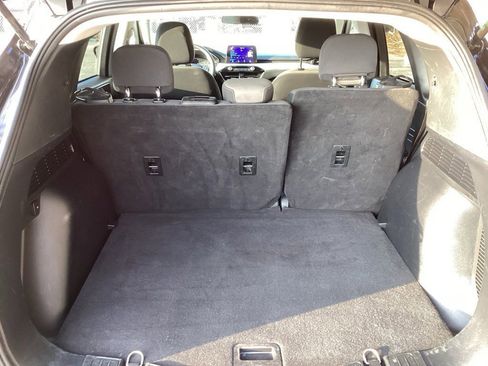 Used 2022 Ford Escape SE image 10