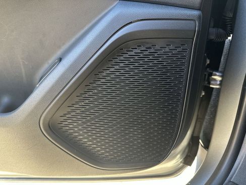 Used 2025 Chevrolet Traverse Z71 w/ Driver Confidence Package image 32