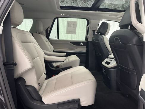 Used 2025 Lincoln Navigator L Reserve image 65