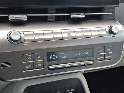 Used 2024 Hyundai Kona SEL AWD/4WD image 15