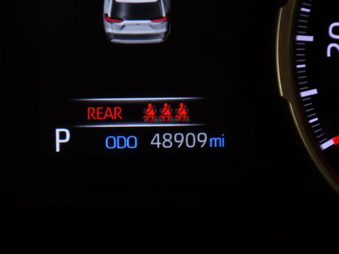 Used 2022 Toyota RAV4 XLE w/ Convenience Package AWD/4WD image 18