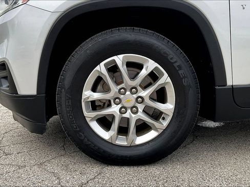 Used 2020 Chevrolet Traverse LS FWD image 31