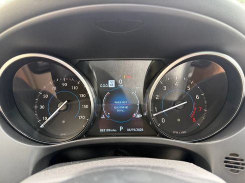 Used 2019 Jaguar F-PACE Premium AWD/4WD image 28