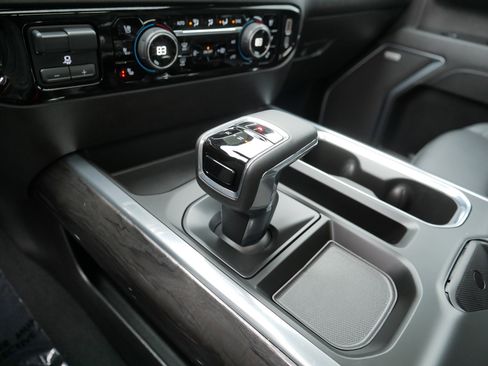 Used 2025 Chevrolet Silverado 1500 LTZ AWD/4WD image 24