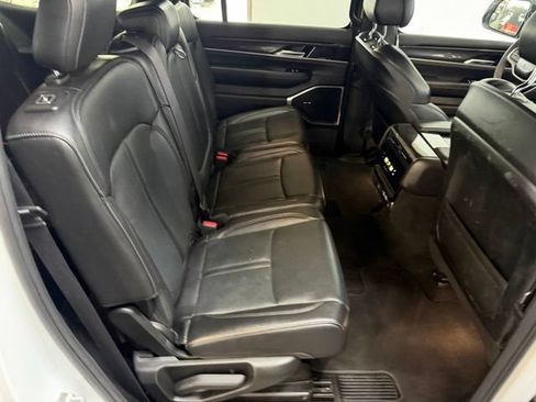 Used 2024 Jeep Wagoneer 4WD image 34