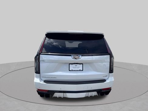 Certified 2024 Cadillac Escalade ESV V AWD/4WD image 7