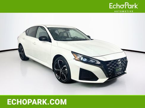 Used 2023 Nissan Altima 2.5 SR AWD/4WD image 1