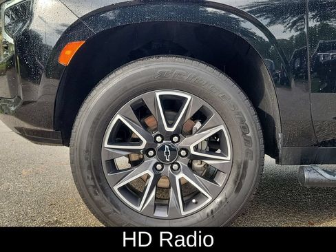 Used 2021 Chevrolet Tahoe Z71 w/ Luxury Package AWD/4WD image 6