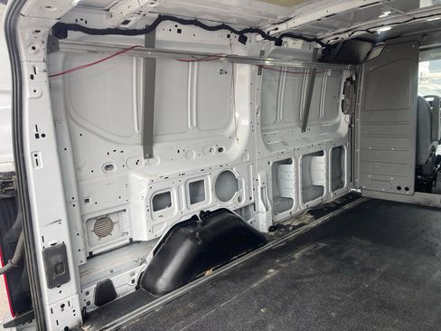 Used 2019 Ford Transit 250 130 Low Roof image 12