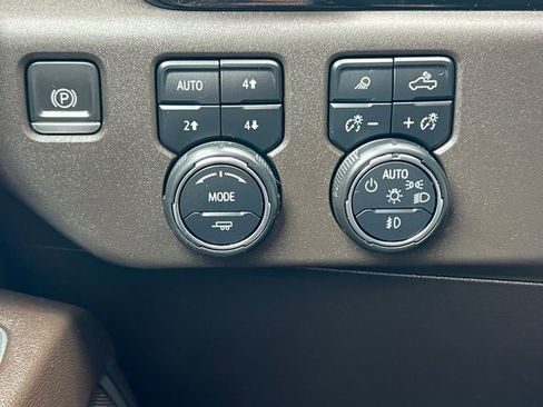 Used 2023 Chevrolet Silverado 1500 LTZ w/ Technology Package image 22