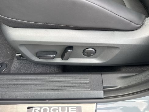 New 2026 Nissan Rogue Dark Armor AWD/4WD image 15