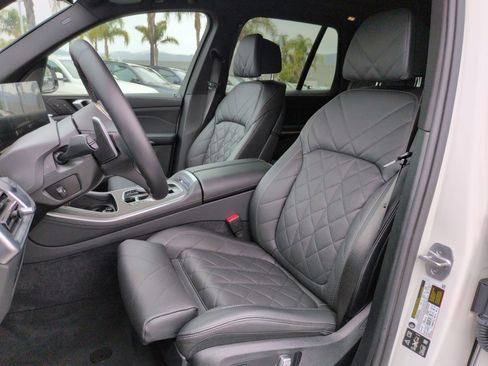 Certified 2025 BMW X5 M60i w/ Climate Comfort Package AWD/4WD image 16