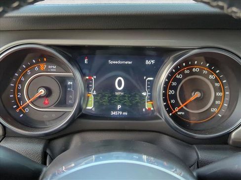 Used 2022 Jeep Gladiator Overland w/ LED Lighting Group AWD/4WD image 10