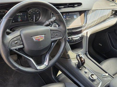 Certified 2025 Cadillac XT6 Premium Luxury image 15