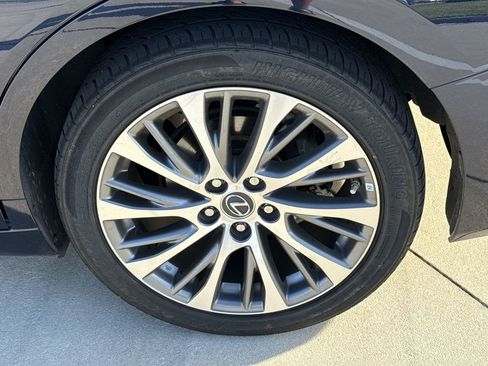 Used 2019 Lexus ES 300h w/ Premium Package FWD image 31