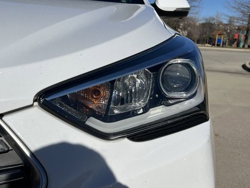 Used 2017 Hyundai Santa Fe SE Ultimate image 6