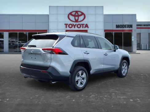 Used 2025 Toyota RAV4 XLE image 6