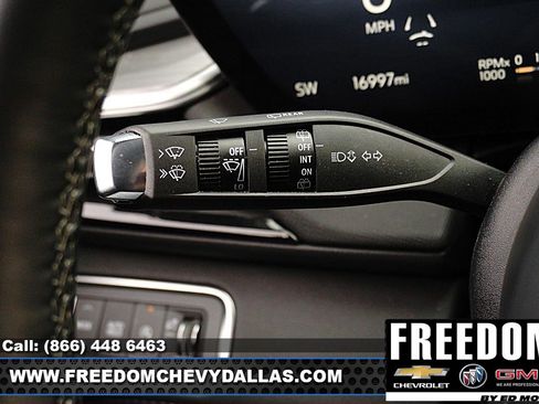 Used 2025 Buick Enclave Preferred image 23