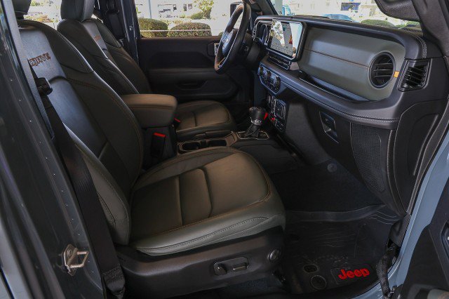 Used 2024 Jeep Gladiator Mojave w/ Steel Bumper Group AWD/4WD image 32